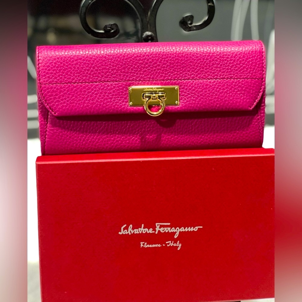 Salvatore Ferragamo long Bi-fold Wallet - Picture 14 of 16
